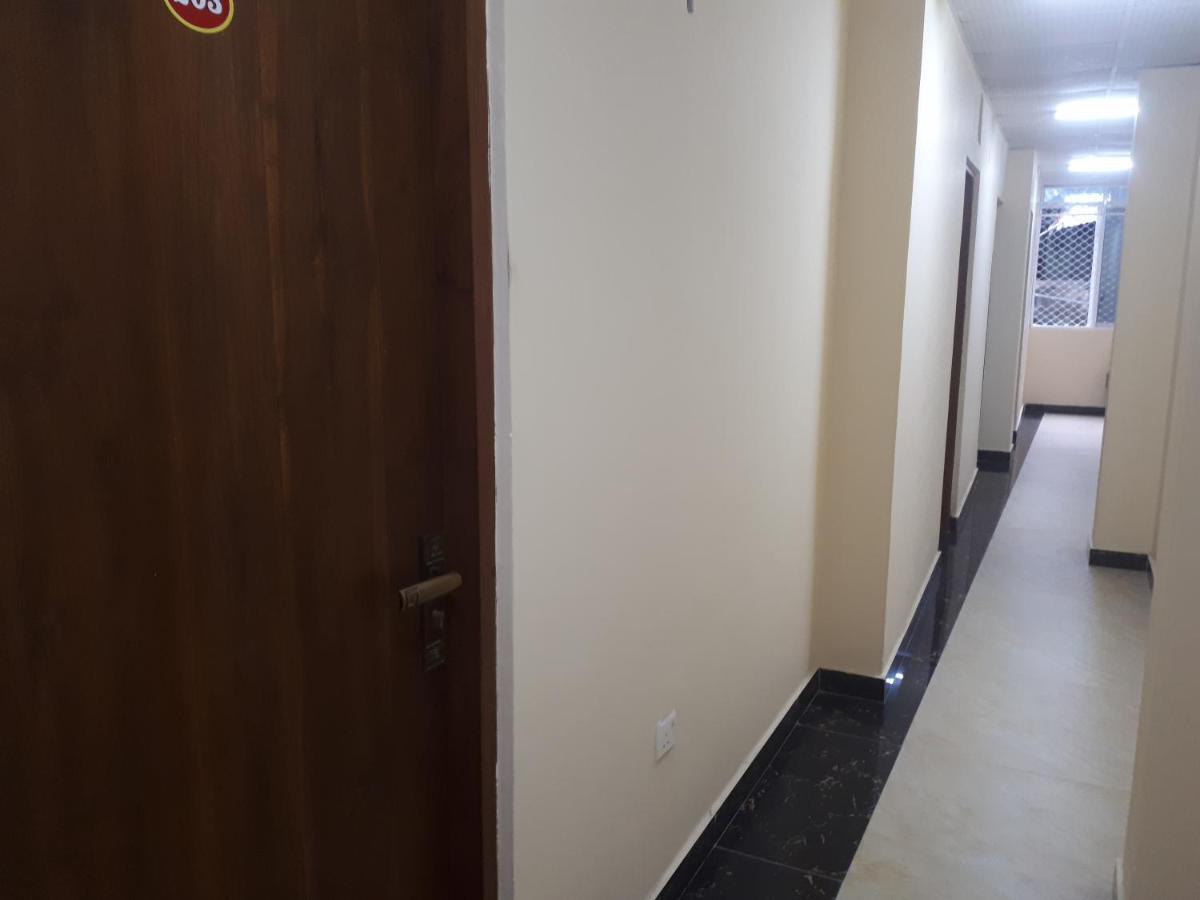 Royal Motel Colombo Exterior photo